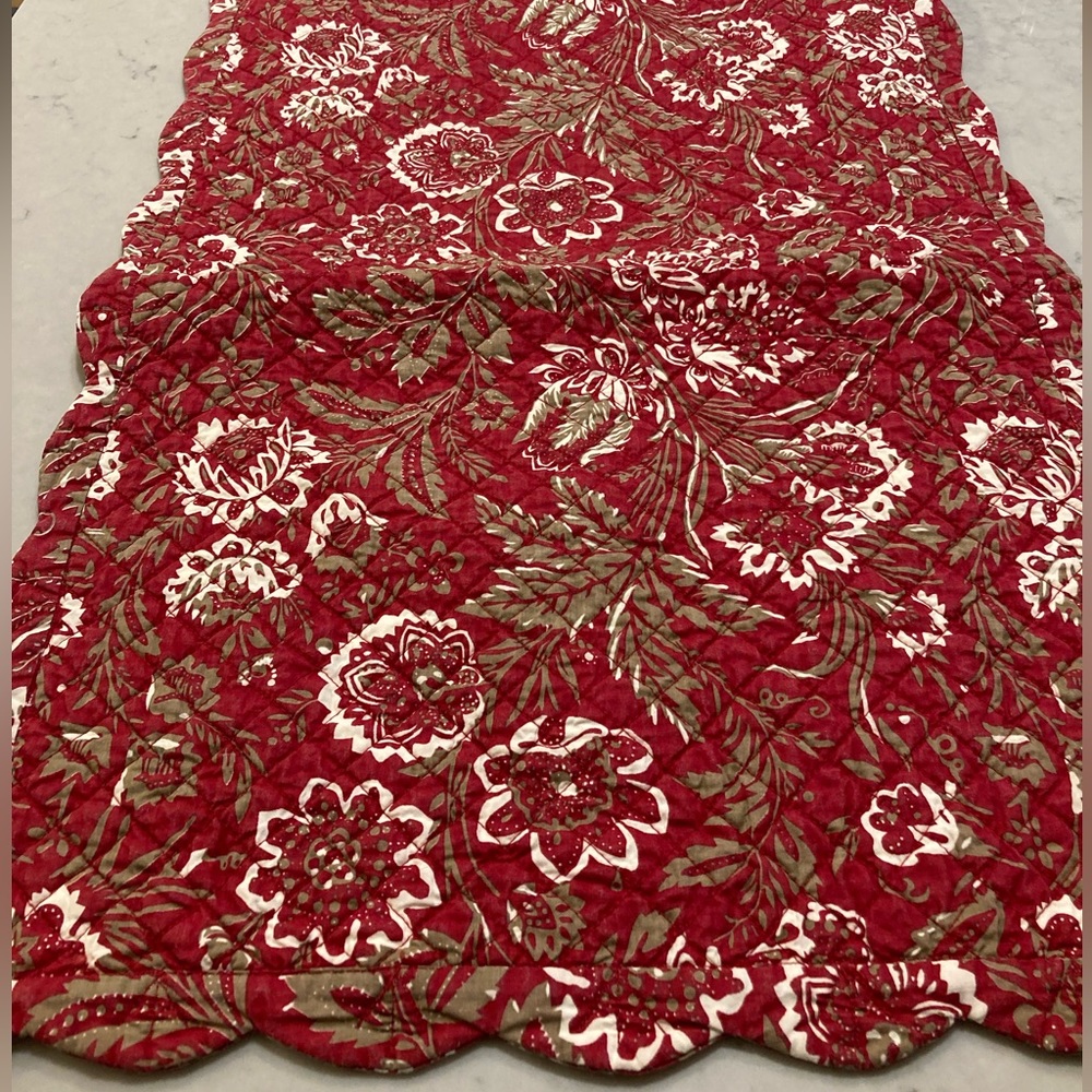 Williams Sonoma Reservable Table Runner - Perfect for the Holidays